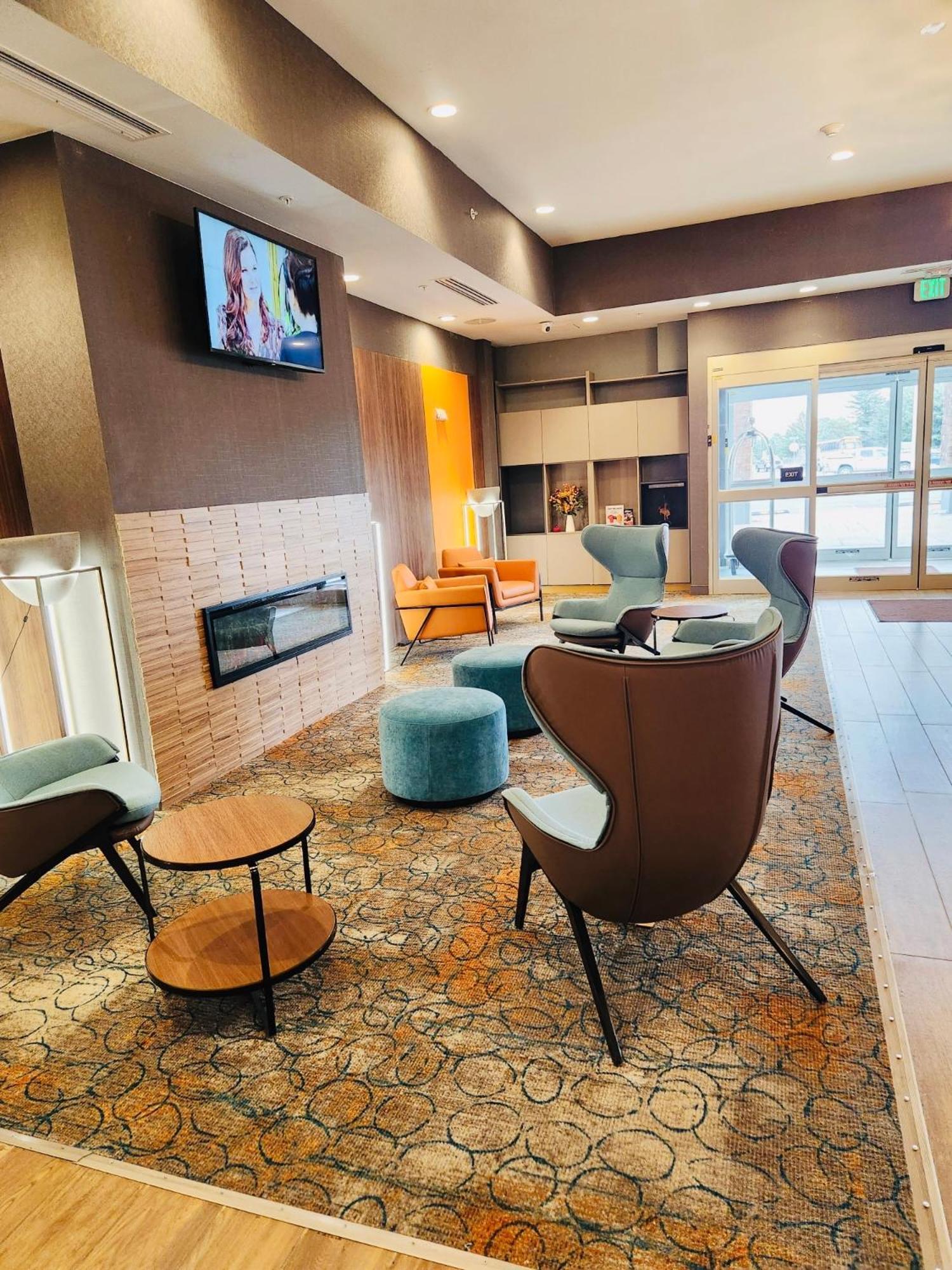 Comfort Suites Cheyenne Bagian luar foto