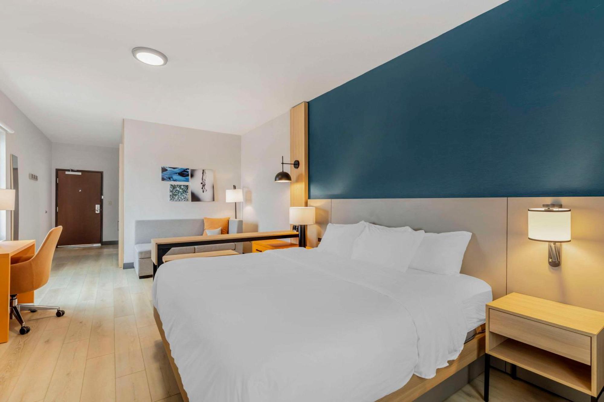 Comfort Suites Cheyenne Bagian luar foto