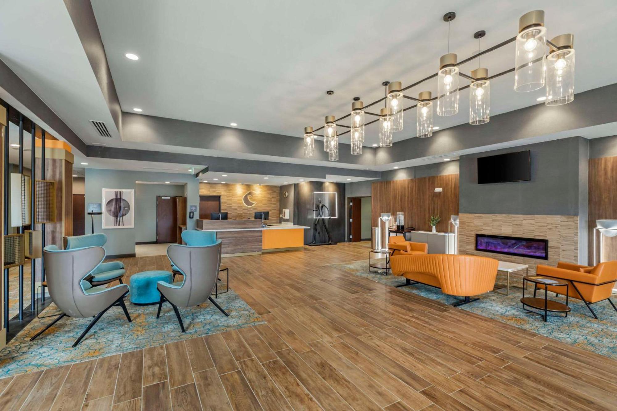 Comfort Suites Cheyenne Bagian luar foto