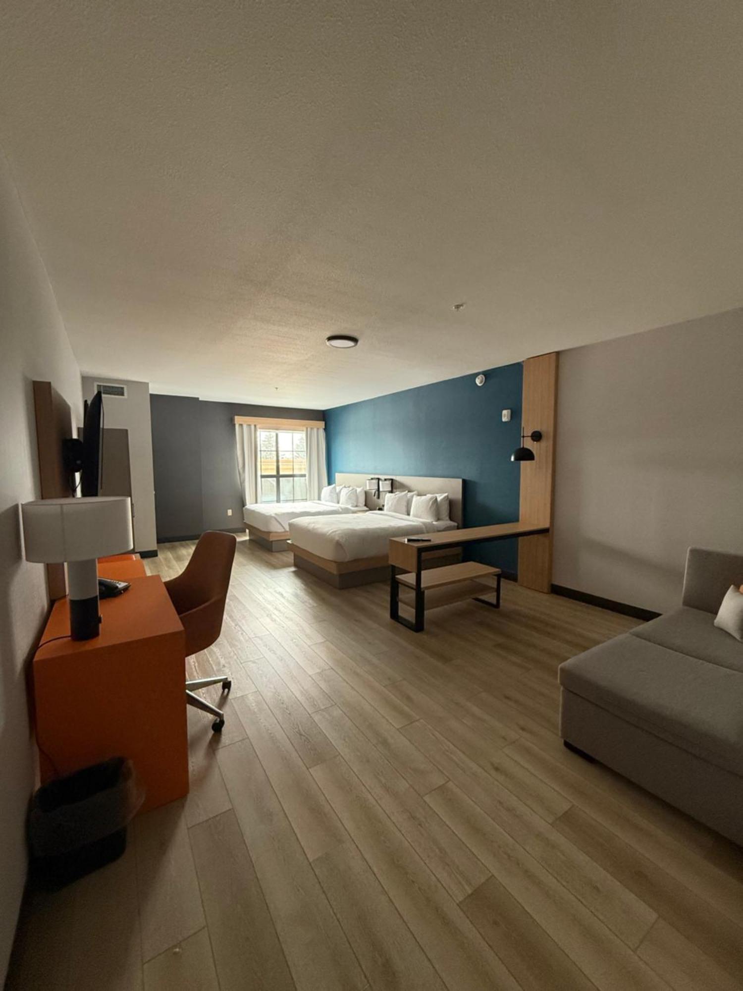 Comfort Suites Cheyenne Bagian luar foto