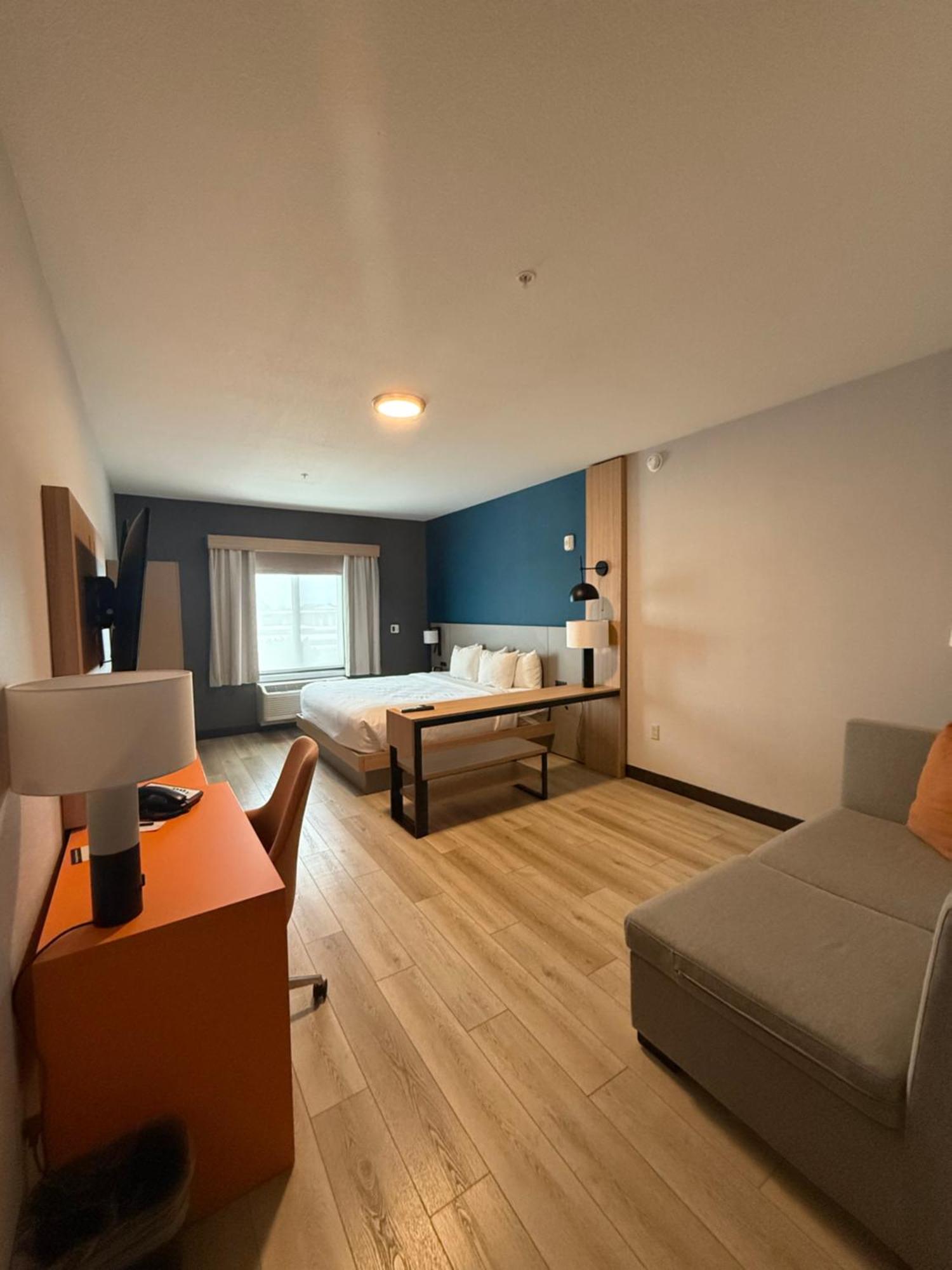 Comfort Suites Cheyenne Bagian luar foto